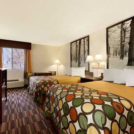 ซูเปอร์ 8 บาย วินด์แฮม เวสต์สปริงค์ฟิลด์/รูท 5 Hotel เวสต์สปริงฟิลด์ ภายนอก รูปภาพ